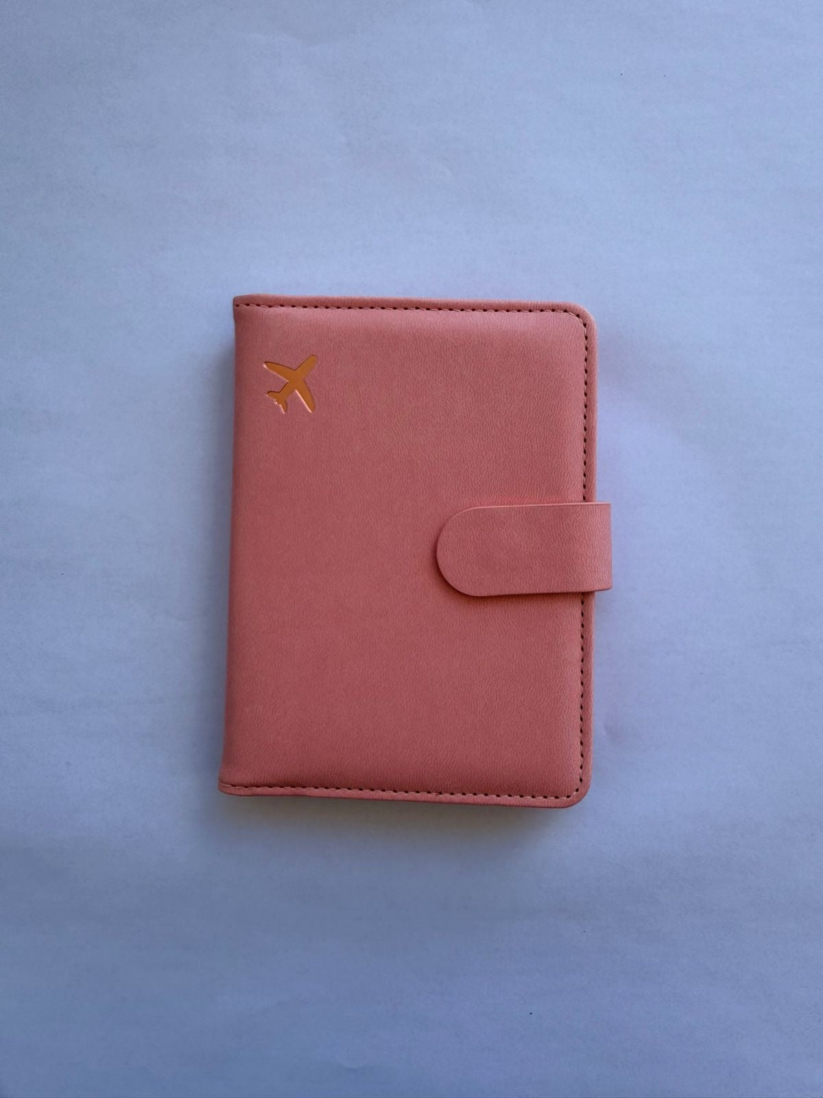 Porta Pasaporte con Broche