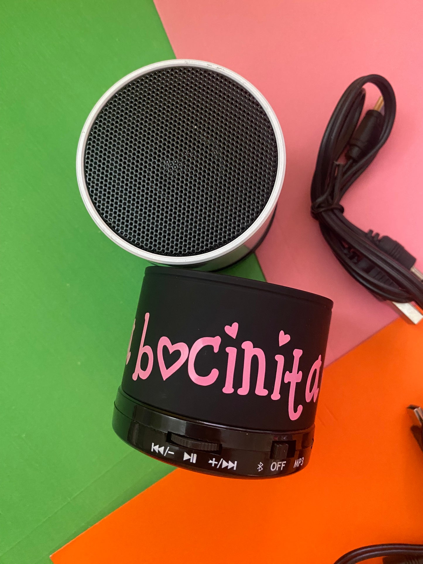 Mom bluetooth, mini speaker.