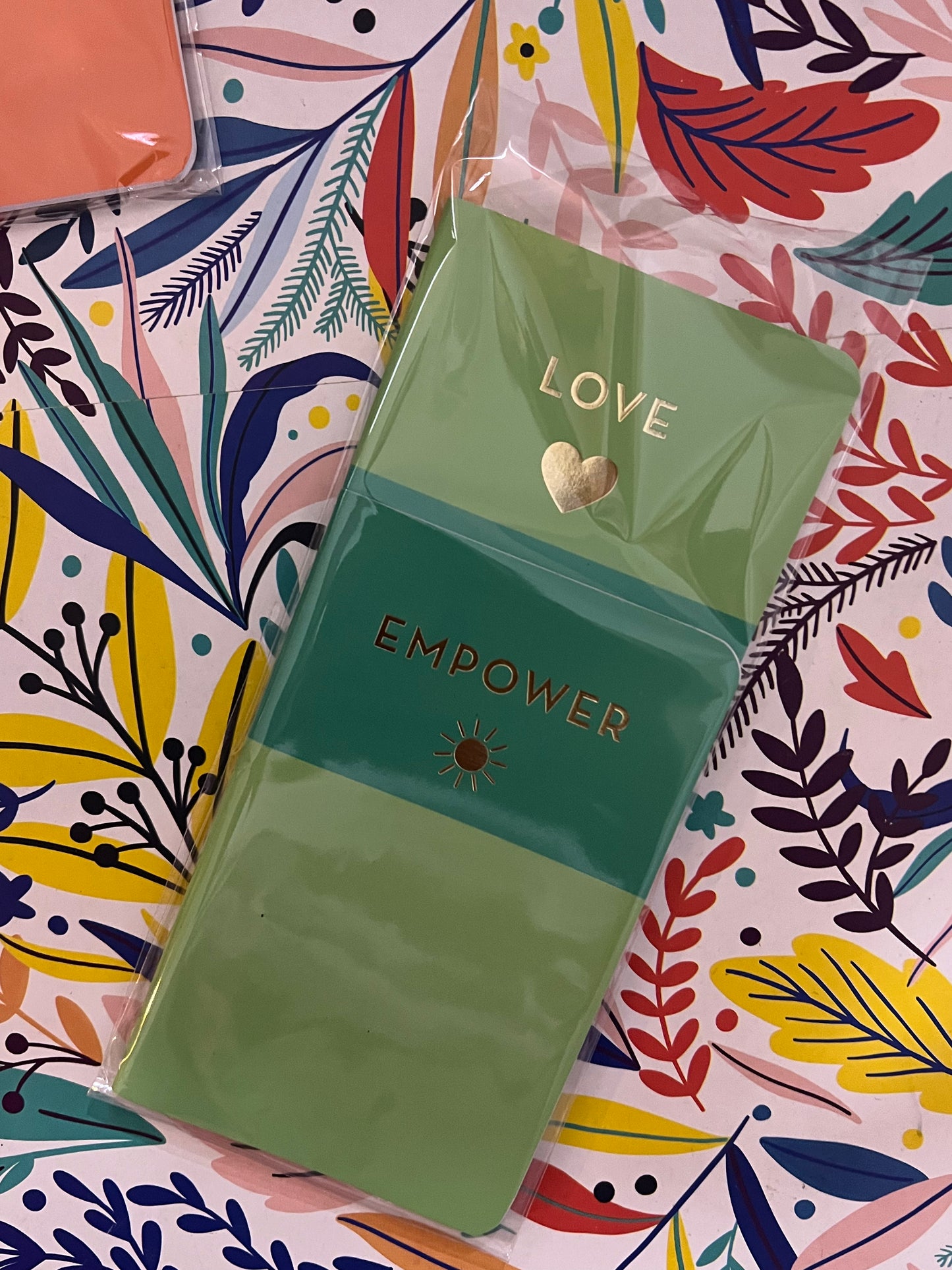 Dúo de Cuadernos “Love + Empower” — Tonos Verde 🍃✨