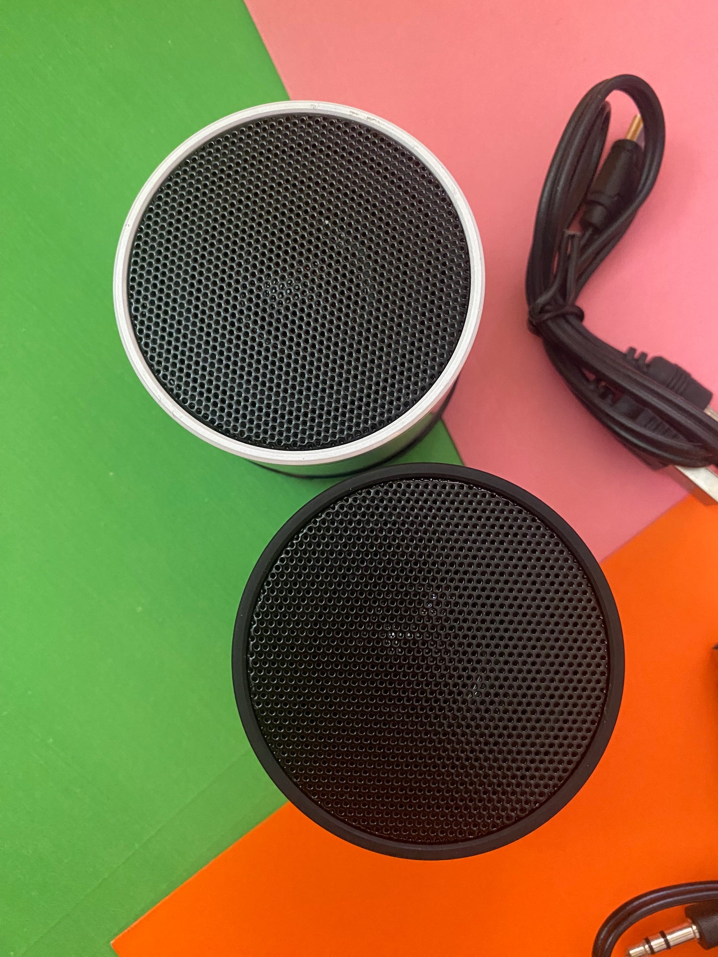 Mom bluetooth, mini speaker.