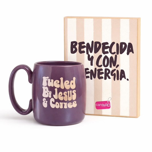 🙏 Set Fueled by Jesus & Coffee – Taza 20.5 oz + Maderita Decorativa 7.25” x 5”