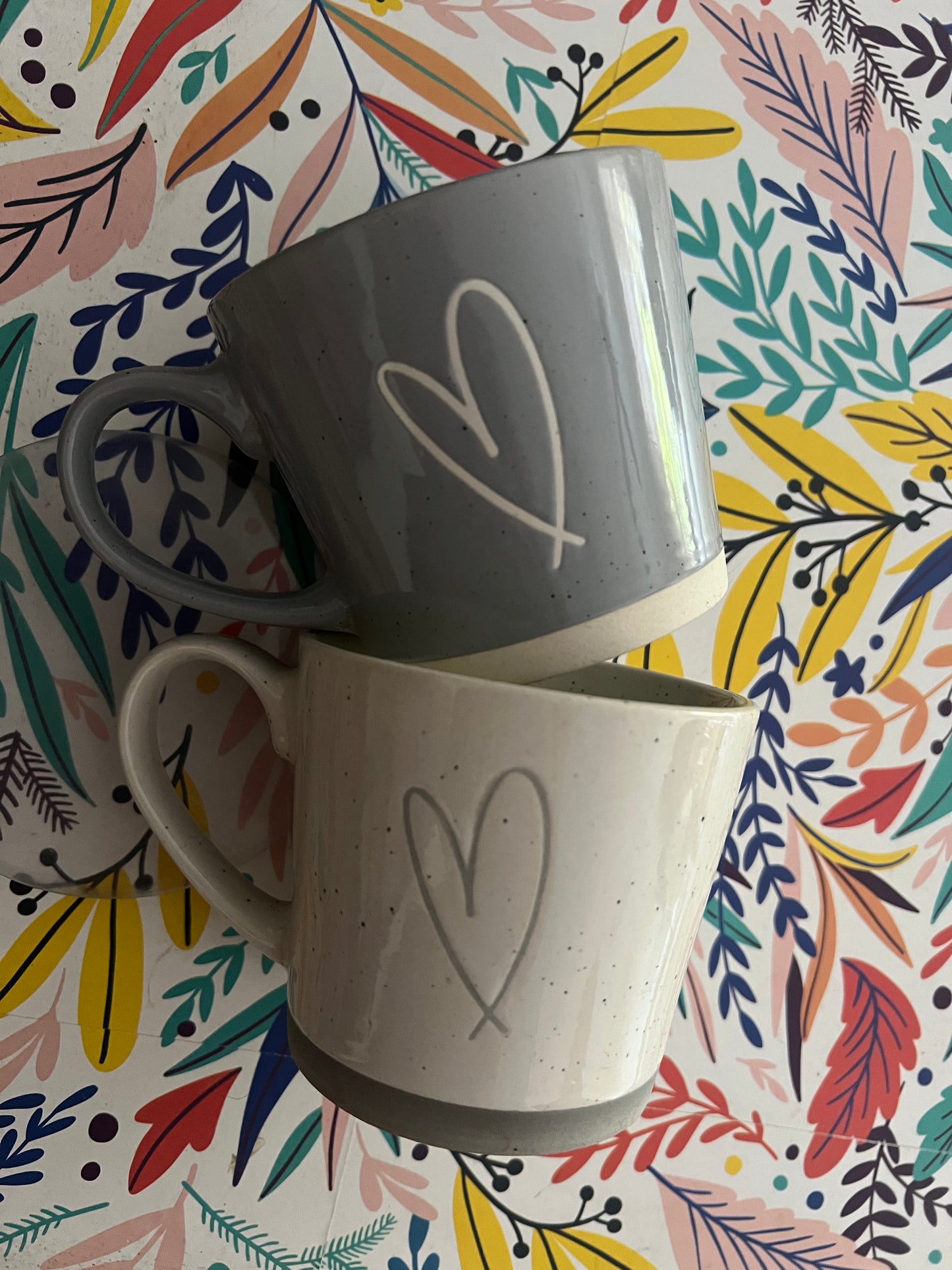 Set de 2 Tazas Heart Minimal — Gris & Crema 💕✨