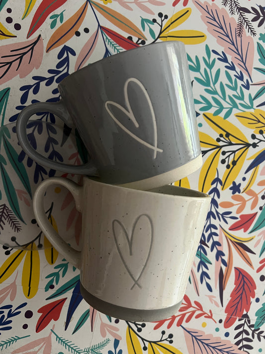 Set de 2 Tazas Heart Minimal — Gris & Crema 💕✨