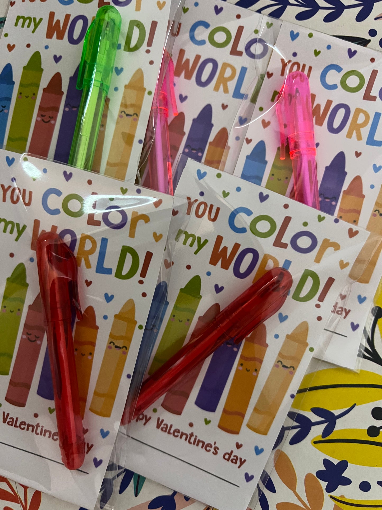 Mini Pen + Tarjeta “You Color My World” — San Valentín