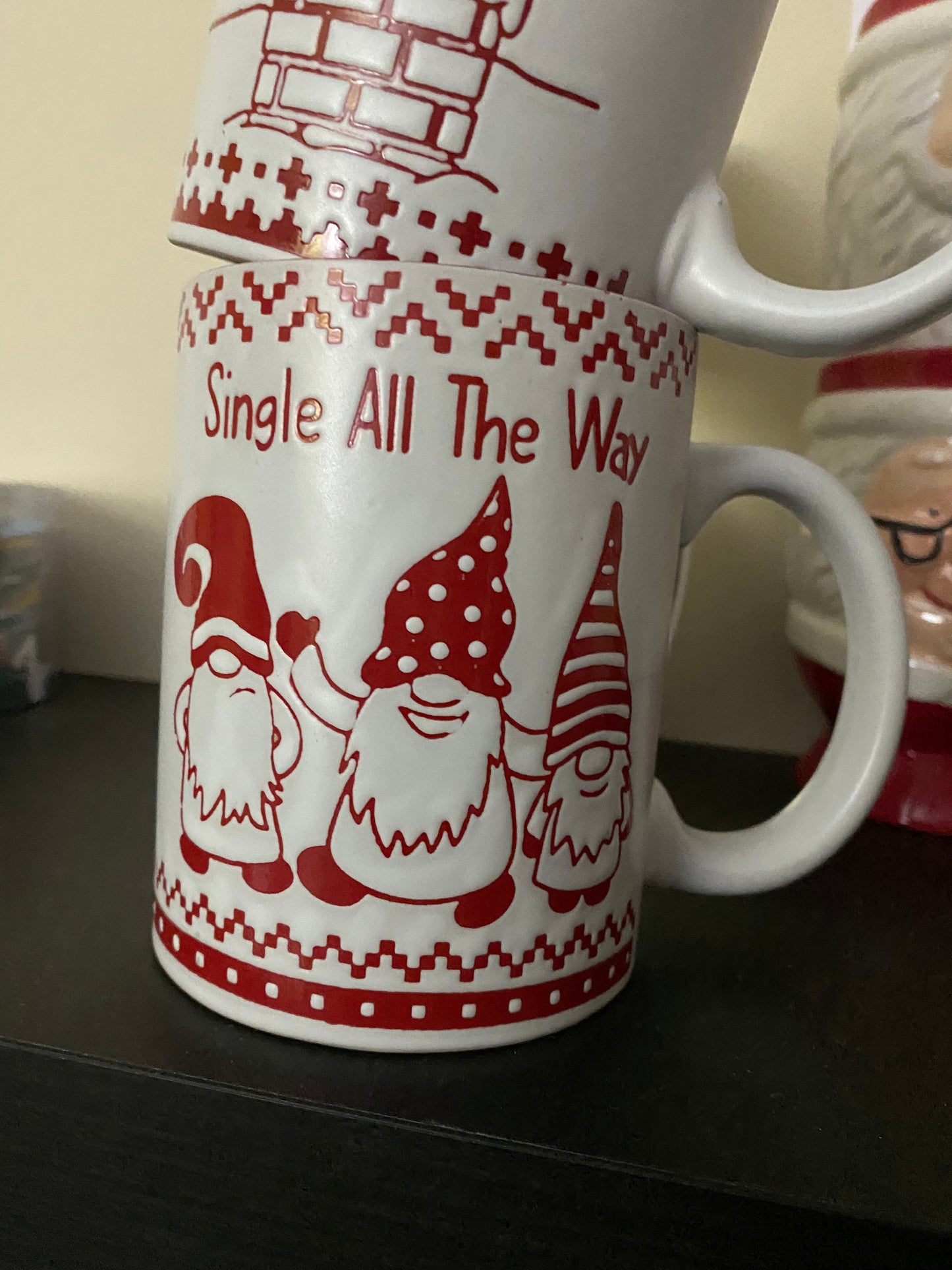 White and Red Christmas, Mug